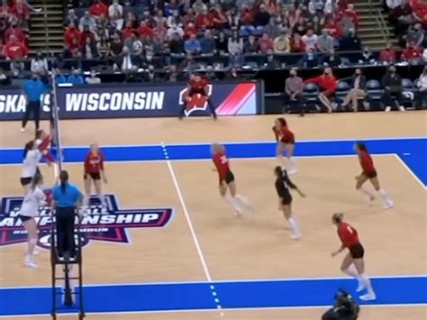 wisconson volleyball team leaks|Police investigating after private photos of Wisconsin。